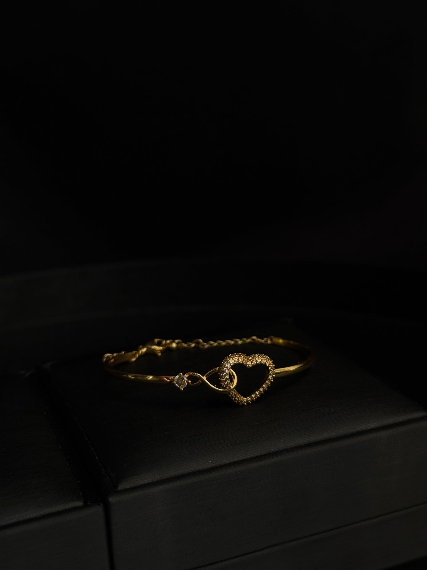 Złota bransoletka z sercem – pozłacana 18K złotem, elegancki prezent + kartka z wyznaniem